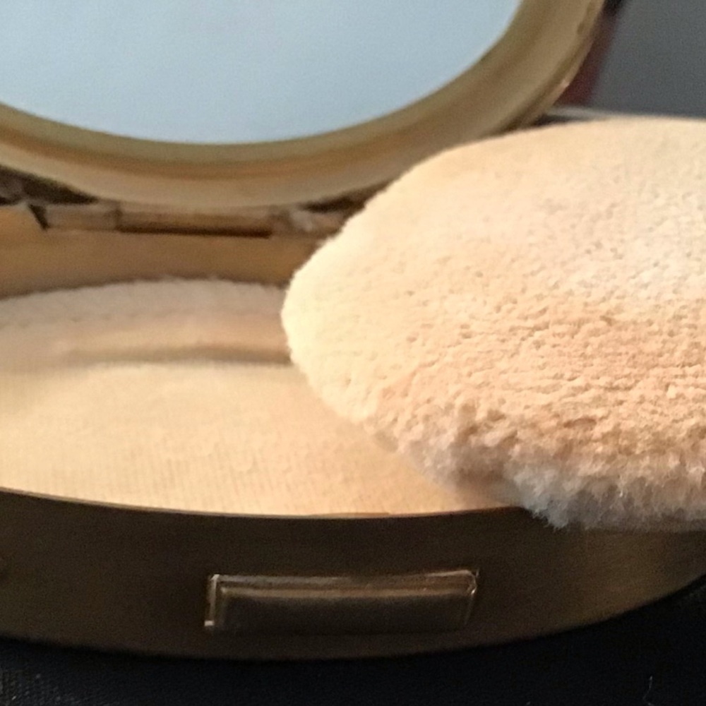 VINTAGE RICHARD HUDNUT GOLD COMPACT - Picture 6 of 8